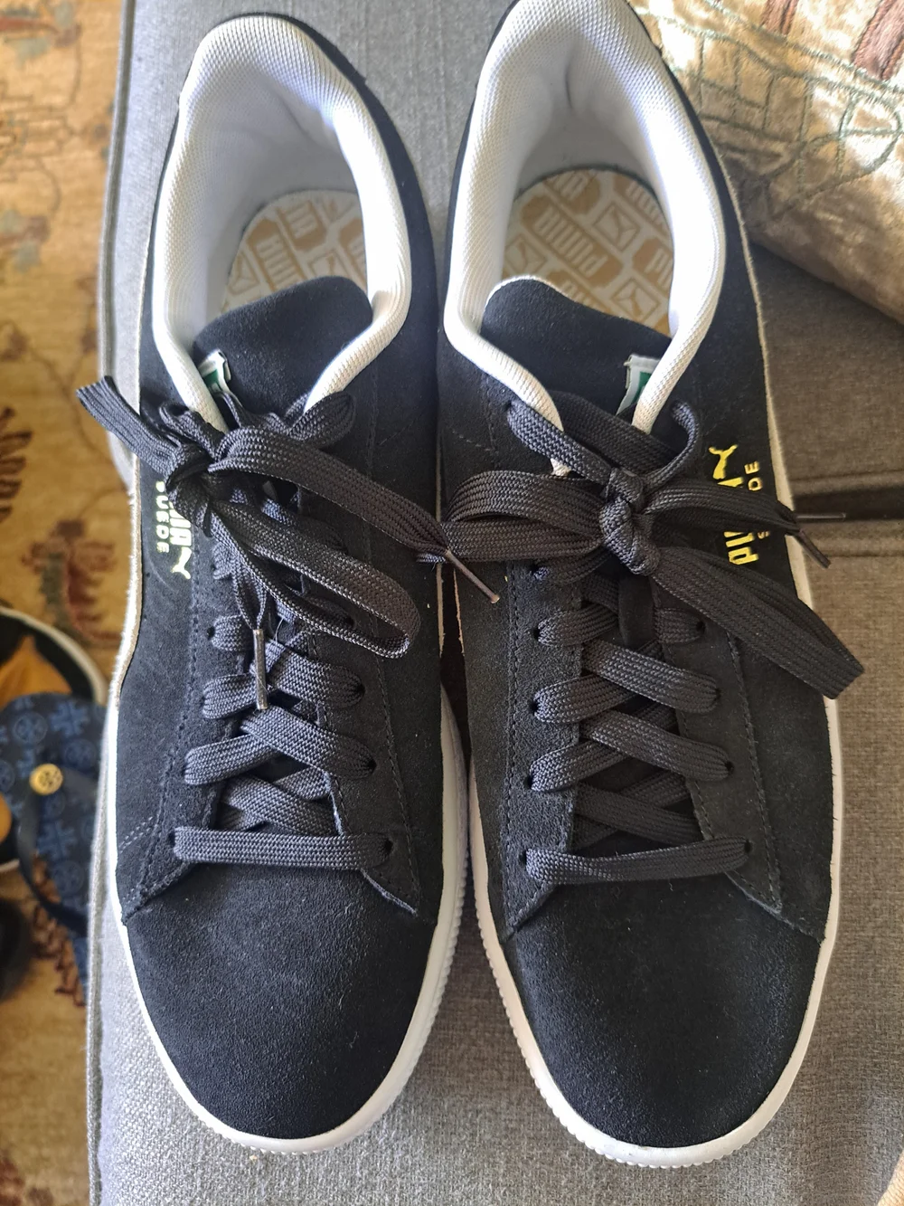 New Condition Puma Men’s Black Suede Low-Top Sneakers with White Trim
